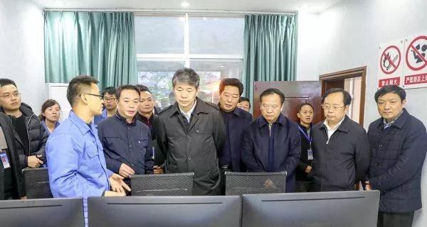 ������廷�������鵽�˱���תͷ����                                 �߶�����������ˮ���óͷ���